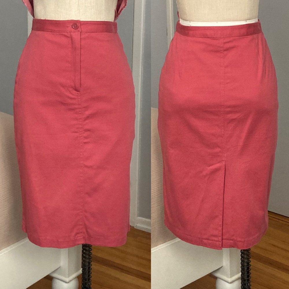Womens H&M woven skirt in pink in size 4